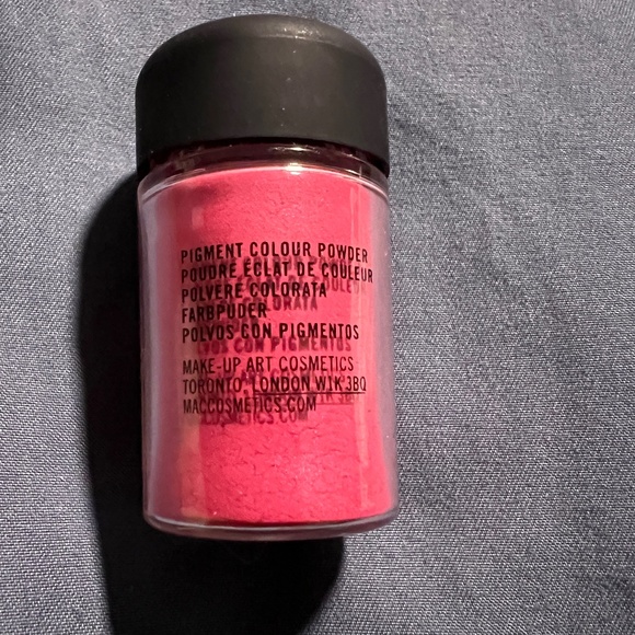 New MAC Limited Edition Madly Personal Pigment Colour Powder - Picture 3 of 3